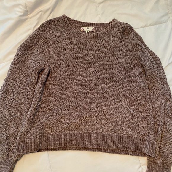 brown sweater super soft and cute for fall - Picture 2 of 3